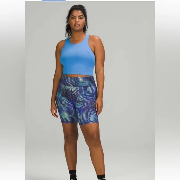 Lululemon invigorate High-Rise Short 8” size 6 and sport Bra 
Size 2 - Picture 2 of 8